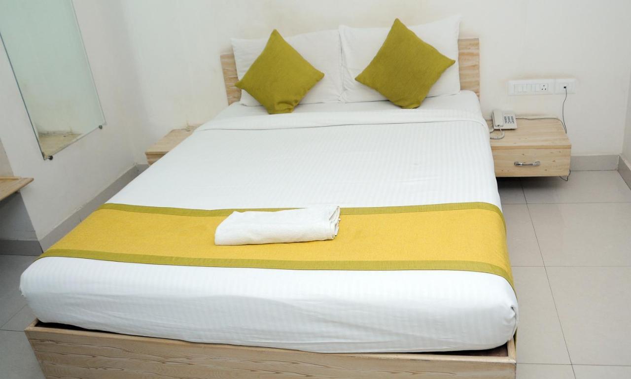 היידראבד Hotel Pratz Inn מראה חיצוני תמונה