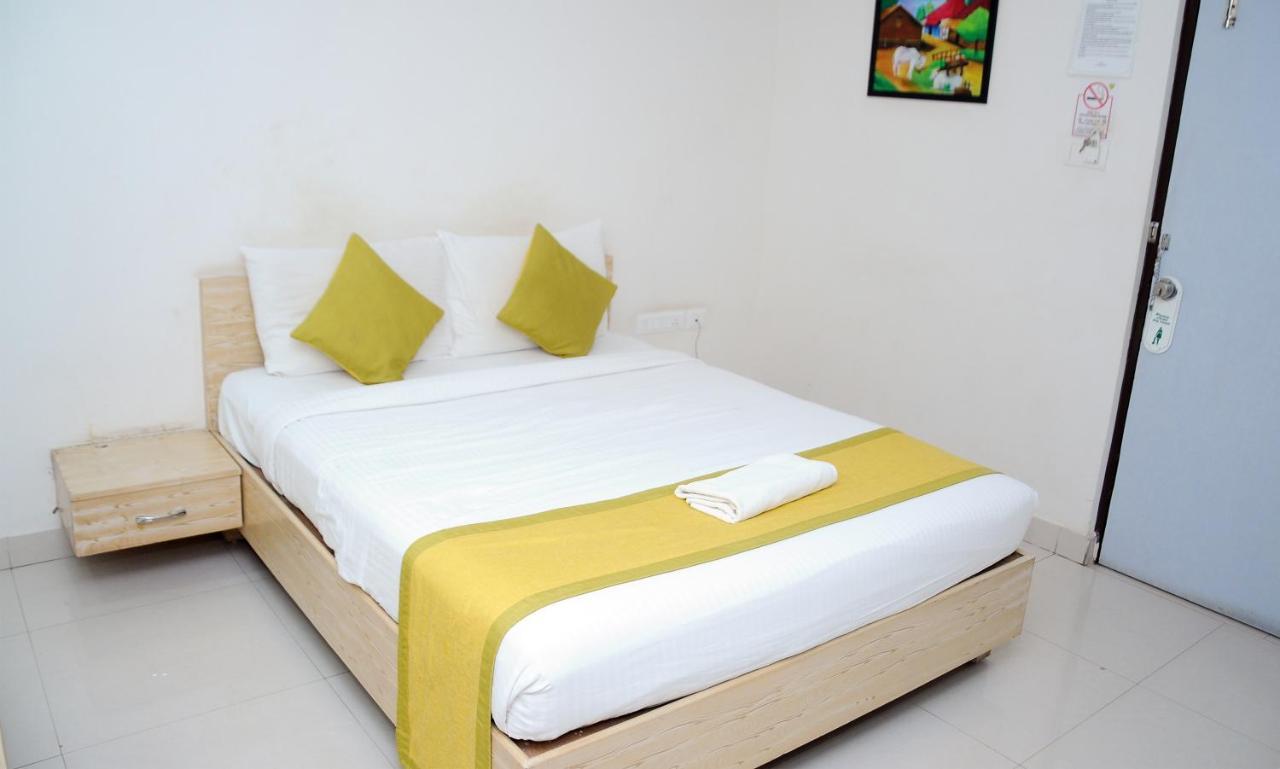 היידראבד Hotel Pratz Inn מראה חיצוני תמונה