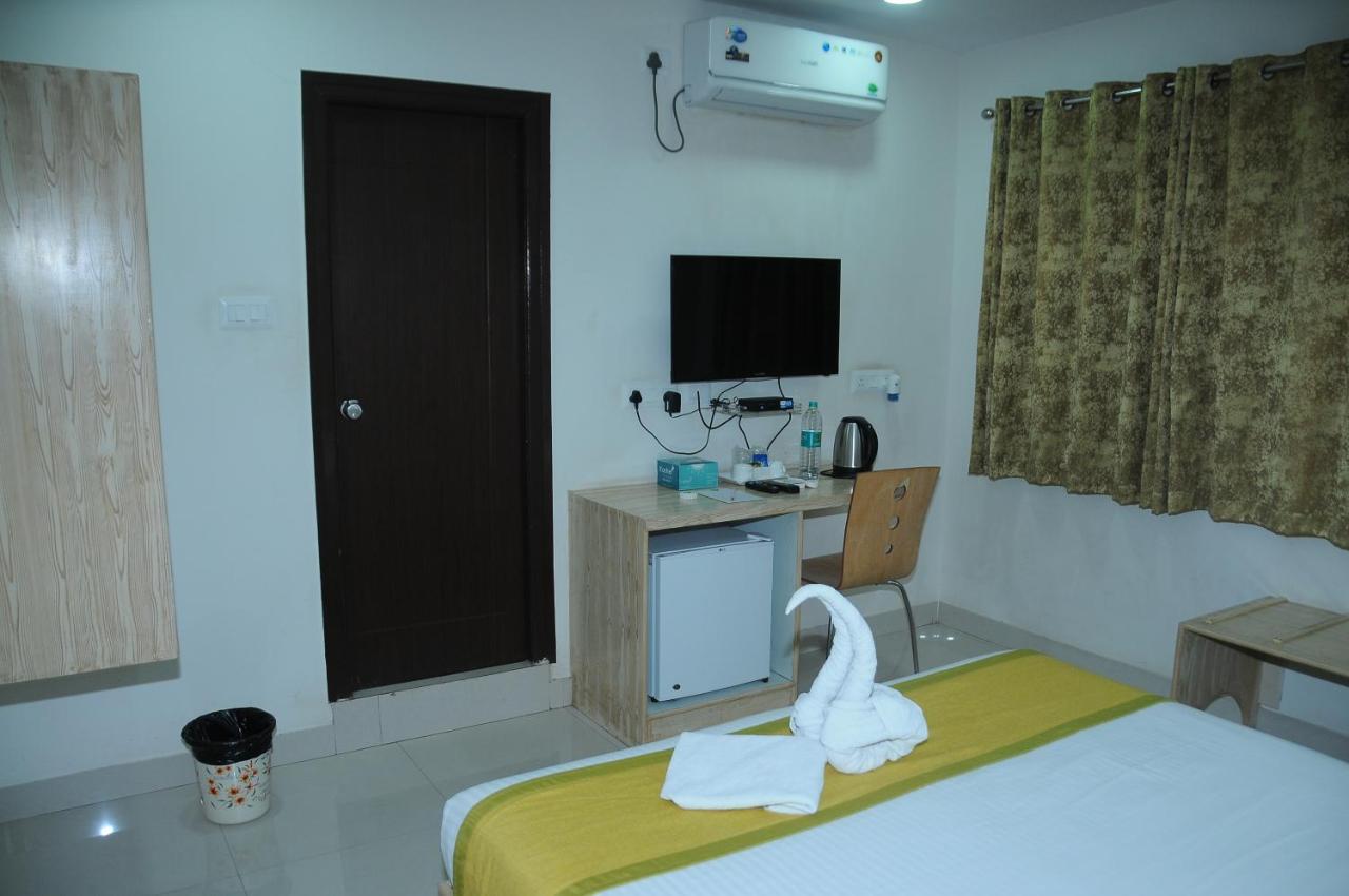 היידראבד Hotel Pratz Inn מראה חיצוני תמונה